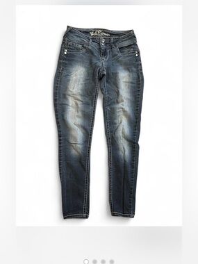 Wallflower Women's Dark Blue Skinny Jeans with Faded Wash